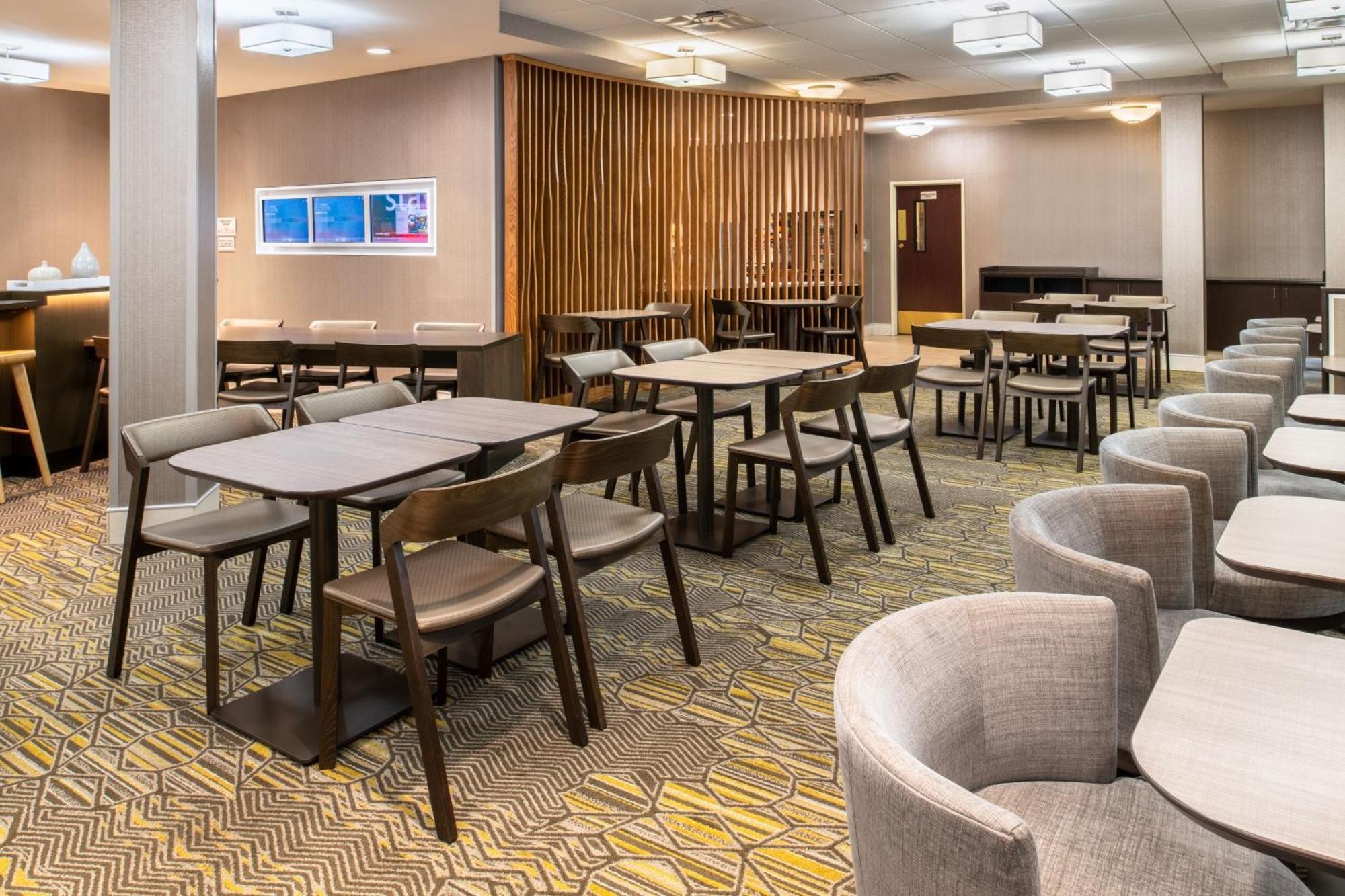 Hotel Springhill Airport 3*