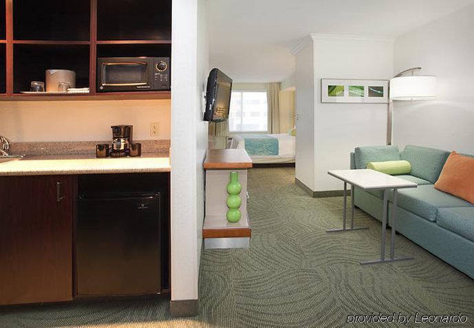 Hotel Springhill Airport